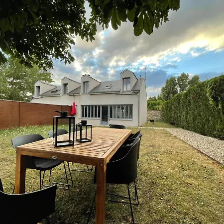 Entièrement Climatisée Avec Grand Jardin Pressagny-lʼOrgeuilleux