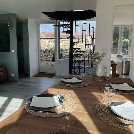 Holiday home Maison De Campagne Entierement Climatisee Avec Grand Jardin