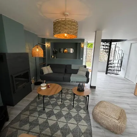 Holiday home Maison De Campagne Entierement Climatisee Avec Grand Jardin *